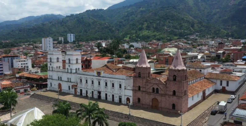 Dos meses de desvíos: arrancan obras en una de las vías más transitadas de Piedecuesta