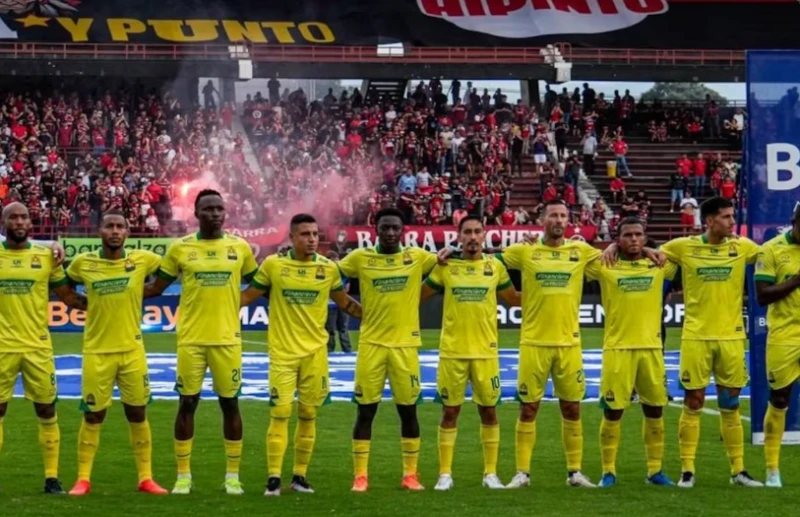 “Enlutan al fútbol”: Atlético Bucaramanga condena violencia tras muerte de joven hincha