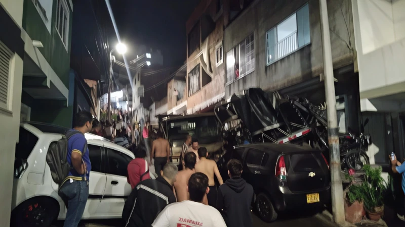 Turbo se quedó sin frenos y se llevó varios vehículos a su paso en Floridablanca