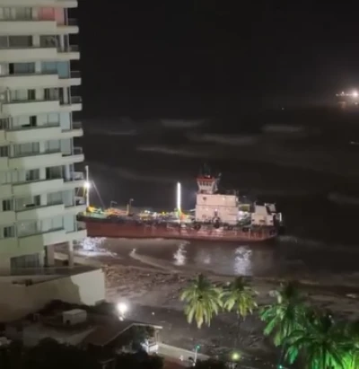 Lluvias, vientos y oleaje extremo paralizan al Caribe colombiano