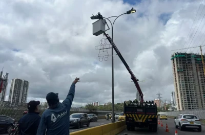 Alcaldía de Bucaramanga activa plan para recuperar el alumbrado público en varios sectores