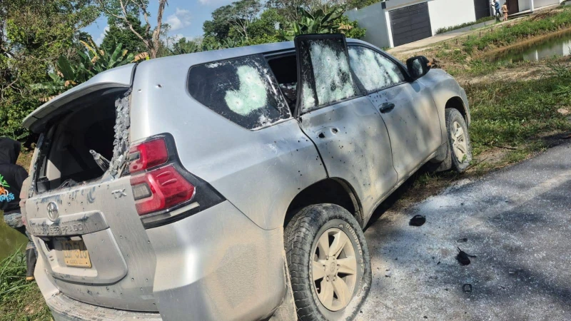 Dos escoltas del senador Jairo Castellanos fueron acribillados en un carro blindado
