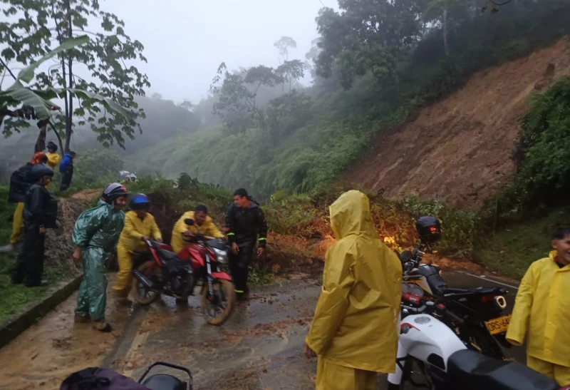 ¡Atento! Vía Bucaramanga - Barrancabermeja se encuentra cerrada por un derrumbe
