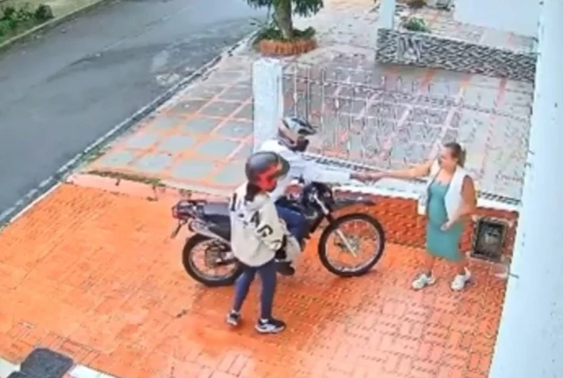 Video: Pareja de bandidos siembra el terror en Bucaramanga