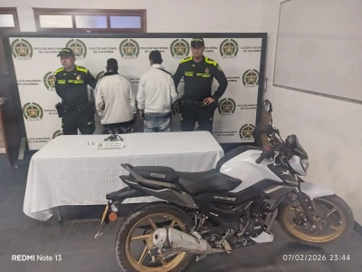 Agarraron a dos sujetos armados que estaban amenazando personas en Girón