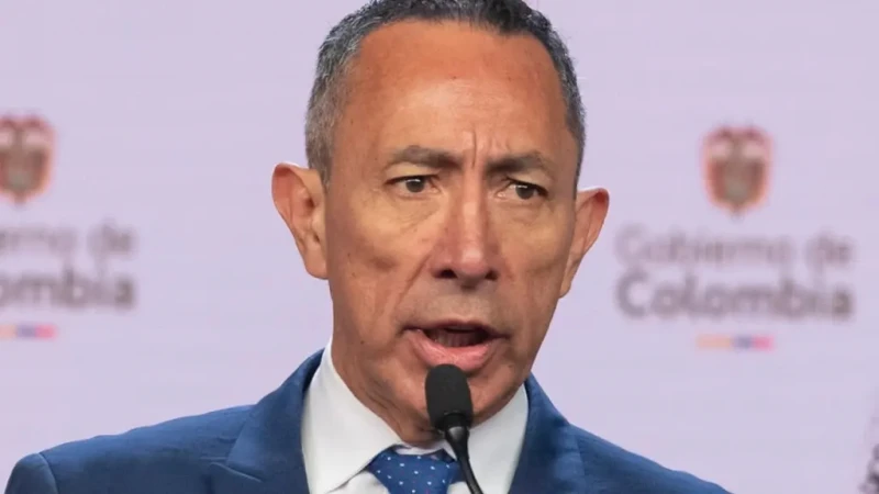 Imputarán cargos a presidente de Ecopetrol por tope de campaña Petro y compra de apartamento