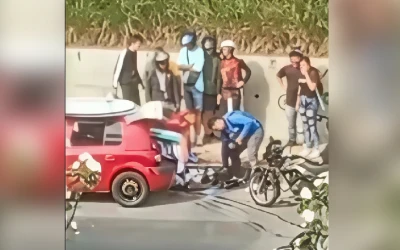 Motociclista se mató al estrellarse contra un carro parqueado en la Puerta del Sol