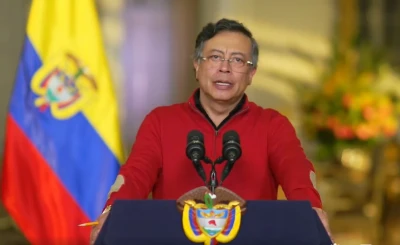 Petro convocó a marchar este jueves en defensa del salario mínimo vital