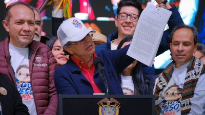 Petro volvió a decretar aumento del 23% del salario mínimo: estos son los argumentos