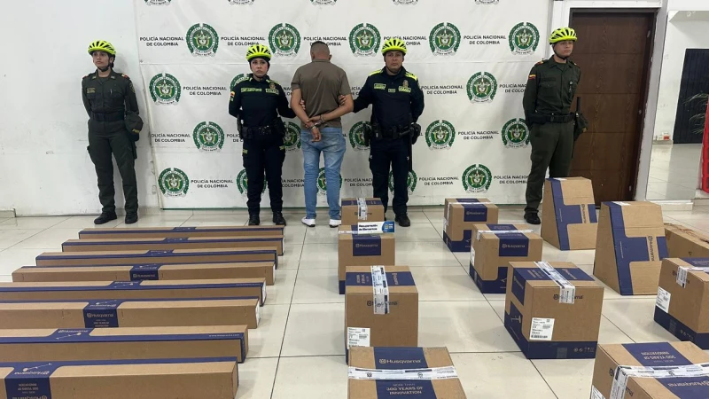 Policía intercepta furgón con herramientas robadas en el centro de Bucaramanga