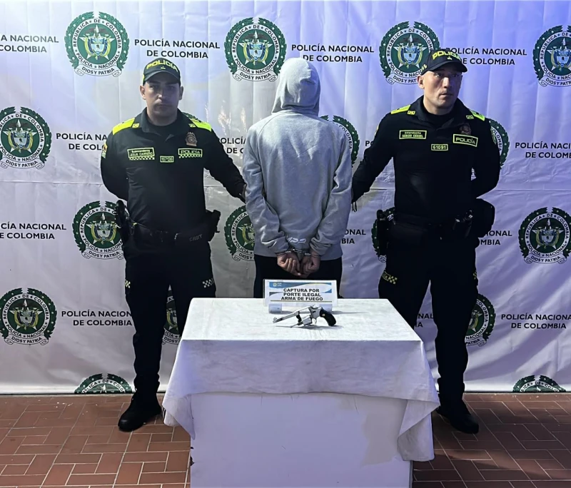 Lo agarraron con tremendo 'fierro' cerca de la cancha de Zapamanga I Etapa