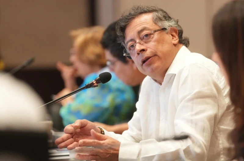 Imagen favorable del presidente Petro crece 11 puntos a pocos días de las elecciones