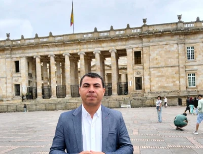 Candidato al senado recibió una llamada y al salir de su casa desapareció