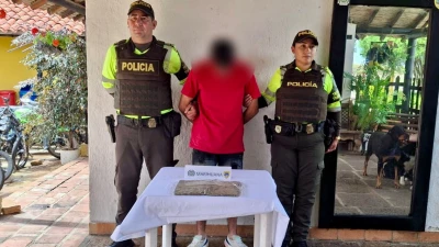 Iba en un bus con 500 dosis de marihuana, en la vía Bucaramanga - San Gil