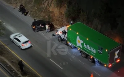 Choque entre camión y carro dejó un herido en el anillo vial Floridablanca - Girón