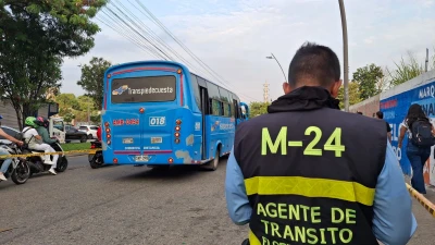 Mujer perdió la vida aprisionada por dos buses en el sector de Papi Quiero Piña