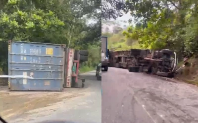 Falleció en Bucaramanga el conductor de un camión que se volcó en vía a la Costa