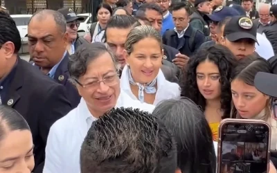 Petro llegó a votar y sorprendió con la presencia de la primera dama