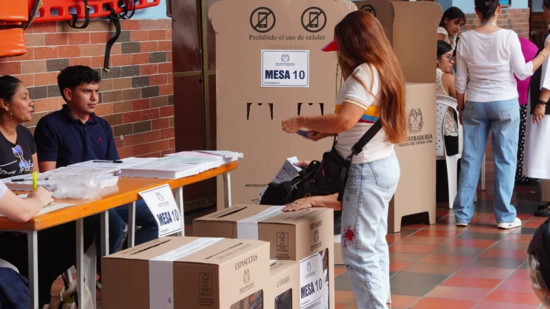 Se cierran las urnas y comienza el preconteo de votos en las elecciones legislativas