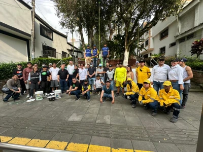 Infractores del Código de Policía salen a limpiar calles en Bucaramanga