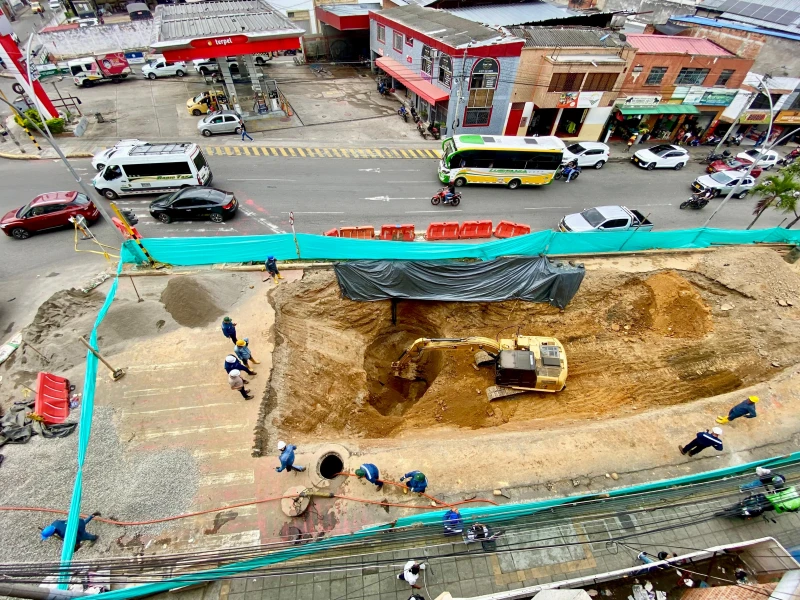 En Bucaramanga, agua que brota del suelo en plena Quebradaeseca no es residual: Empas