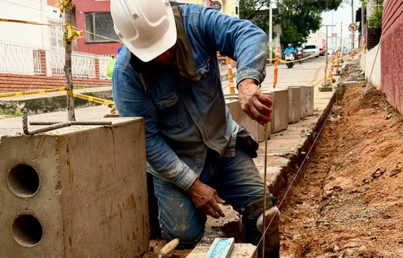 Alcaldía destina $2 mil 900 millones para la construcción de andenes en Bucaramanga