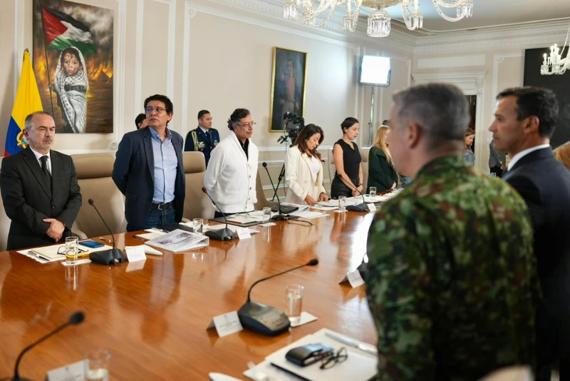 Petro dijo que se requiere una nueva reforma tributaria para modernizar las fuerzas armadas