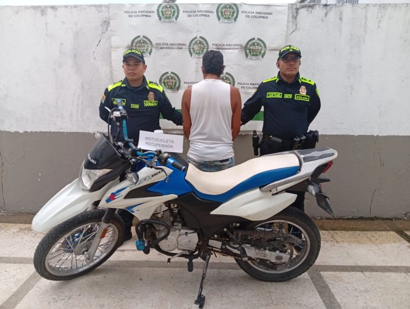 Recuperan motocicleta robada y capturan a un hombre en Santander
