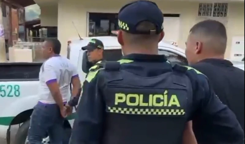 Tras persecución, capturan a dos reconocidos ladrones y recuperan joyas en Floridablanca