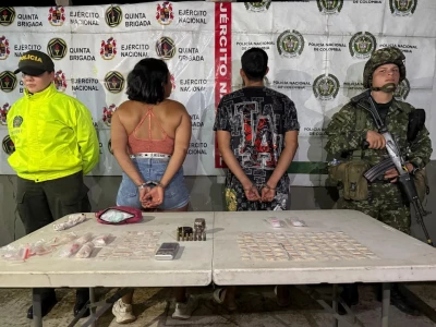 Los atraparon con munición de fusil y narcóticos, en Santander