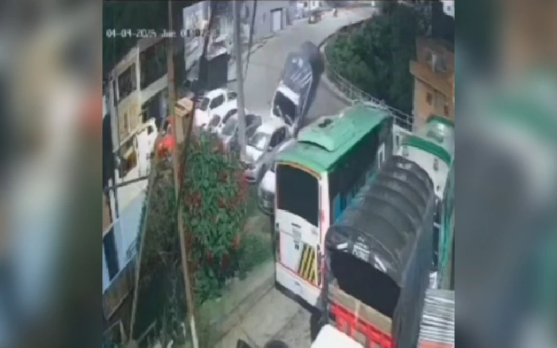 Turbo sin frenos arrasó con varios vehículos y una casa en Morrorico