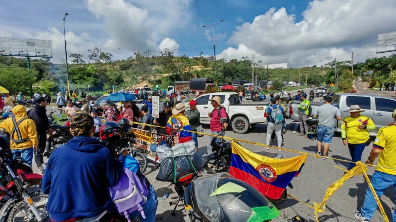 Protestas continúan este viernes y mantienen paralizado a Bucaramanga y Santander