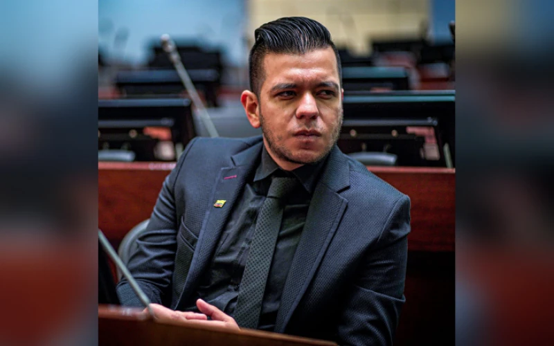 El senador santandereano Jota Pe Hernández abandonará el Partido Verde