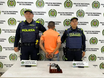 Lo sorprendieron armado en plena vía pública de Floridablanca
