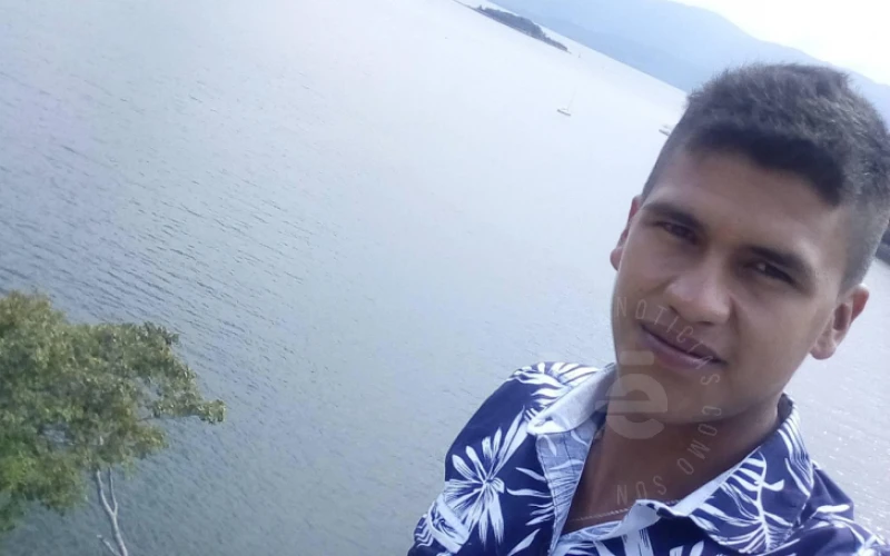 Emanuel Tami murió luego de que su ruana se enredara con la moto, en Santander