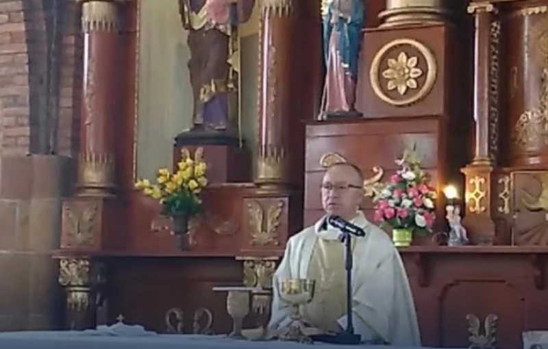 Sacerdote santandereano lanzó críticas contra Juan Daniel Oviedo por su condición sexual