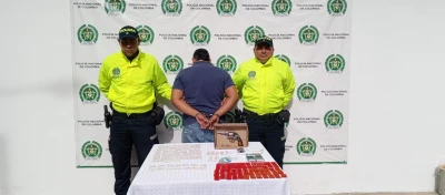 Un arma, droga y dinero: capturaron a traficante en Santander