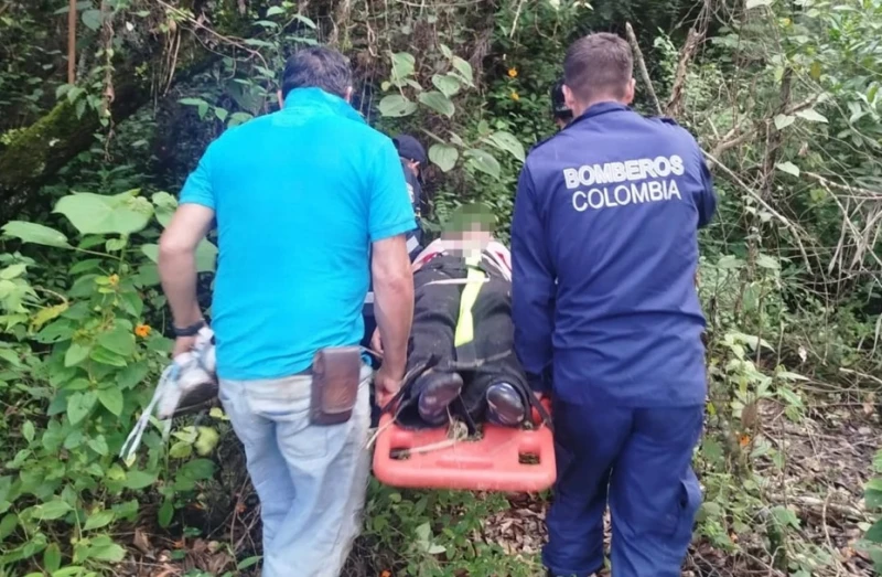 ¡Cayó al vacío! Una mujer resultó herida tras accidentarse en una tarabita en Santander