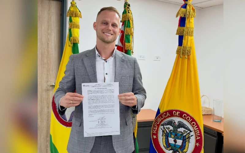 Dominic Wolf recibe oficialmente la nacionalidad colombiana tras 10 años de trámites