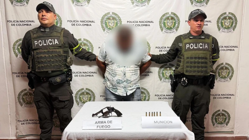 Capturan a un hombre armado en la vía Bucaramanga - La Fortuna