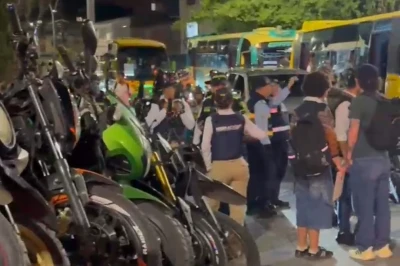 36 motos inmolizadas y 56 comparendos dejaron operativos cerca a la UIS y San Francisco