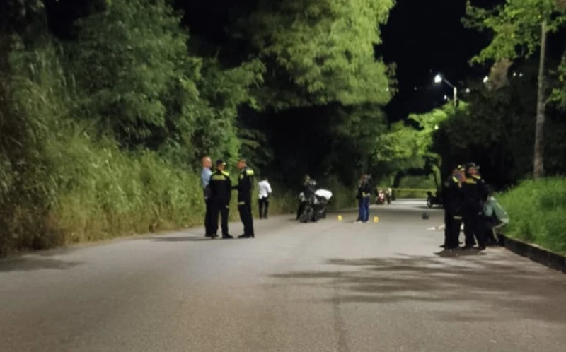 Sicariato en plena vía del norte de Bucaramanga deja un motorizado muerto