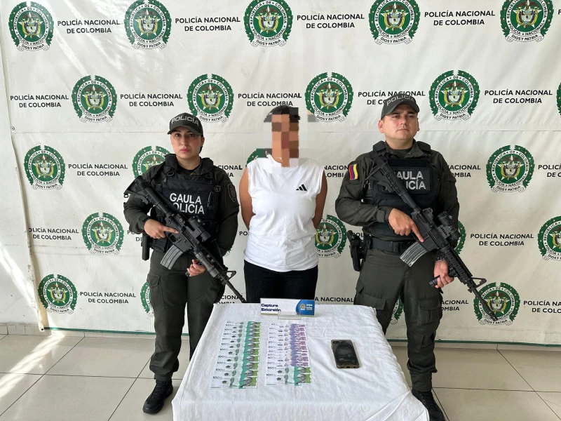 Capturada mujer  por extorsionar a un funcionario de salud en el centro de Bucaramanga