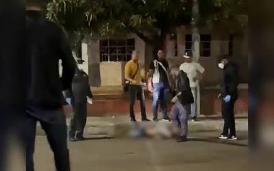 Abatió al ladrón que asaltó a su hijo: se entregó a la Policía