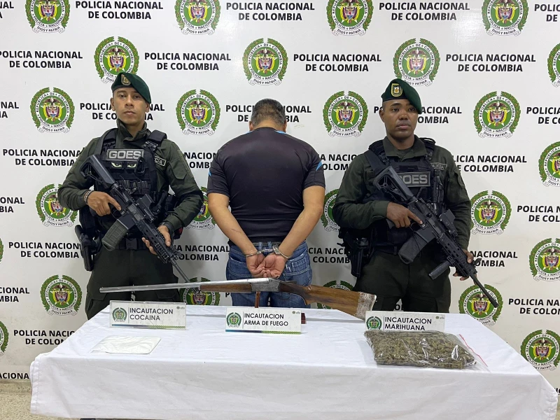 Por ponerse a disparar con una escopeta, lo capturaron con droga en Floridablanca
