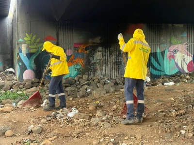Retiran cinco toneladas de basura del intercambiador de la Puerta del Sol en Bucaramanga