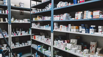 "EPS tendrán máximo 48 horas para entregar los medicamentos pendientes a los pacientes": Petro