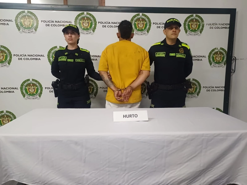 Robó un taxi  y lo capturaron tras volcarse en Puente Palenque en Girón