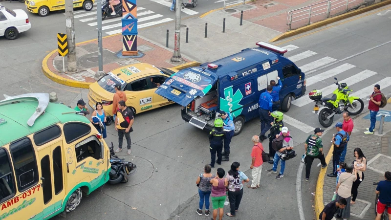 Motociclista resultó herido tras ser arrollado por un bus en el Centro de Bucaramanga
