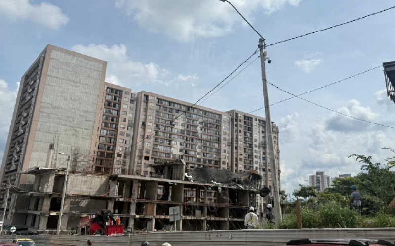 Cinco heridos, dos de ellos de gravedad, dejó colapso de edificación en Floridablanca